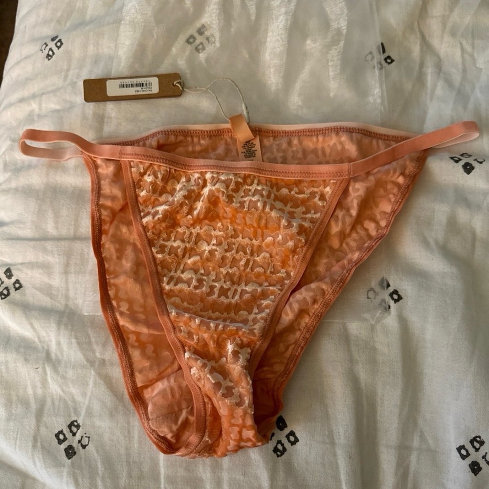 SKIMS Bundle - Picture 3 of 8